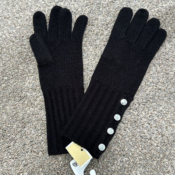 NWT Long Michael Kors Womans Black Ribbed Button-Up Knit Gloves - Picture 2 of 6